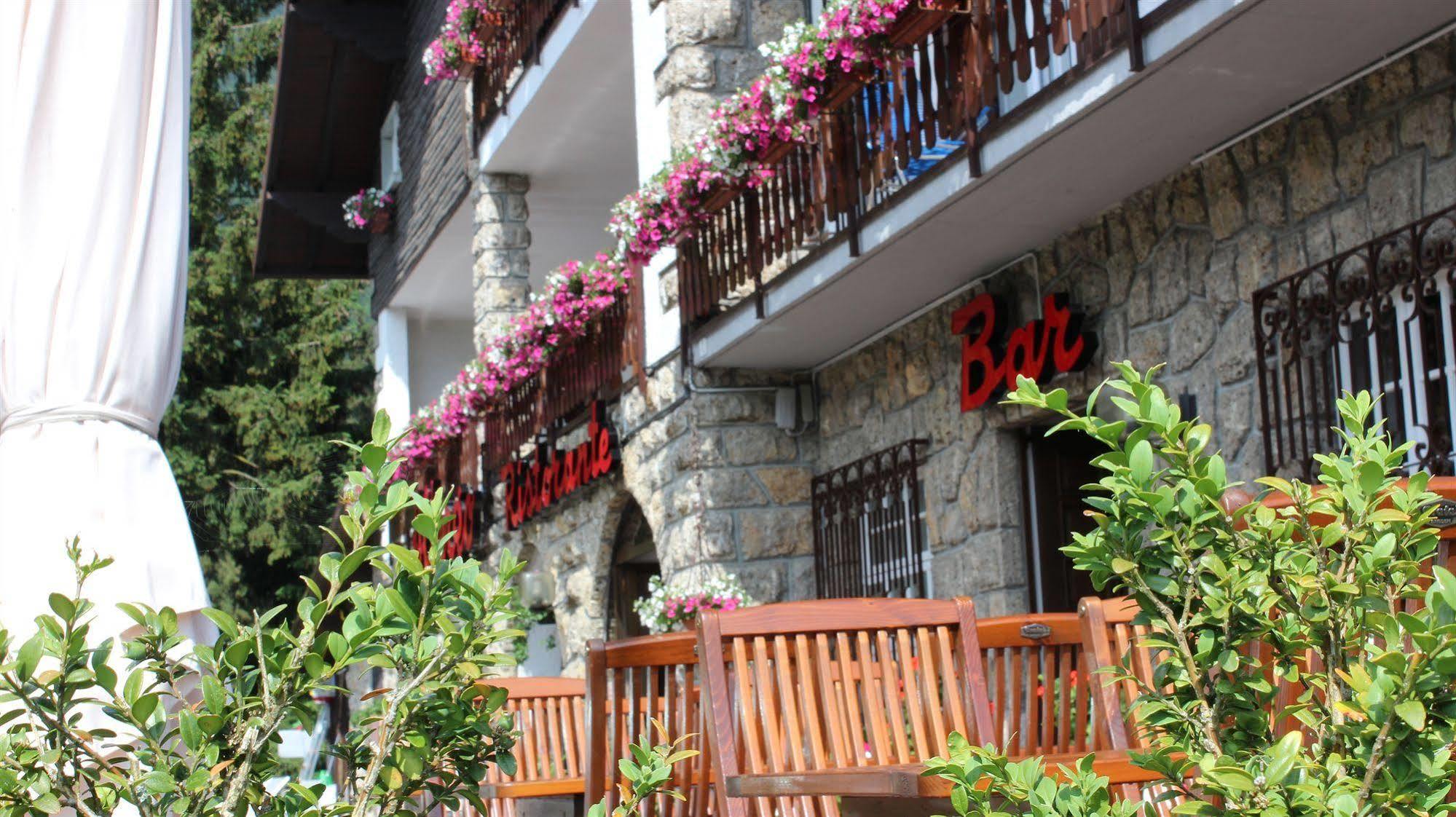 Hotel Des Alpes Castione della Presolana Exterior foto